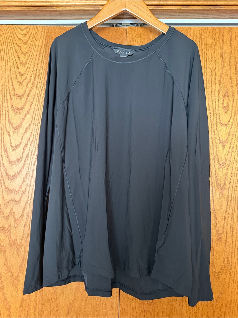 Athleta Women’s Long-Sleeve Crew in Black Performance Size XL